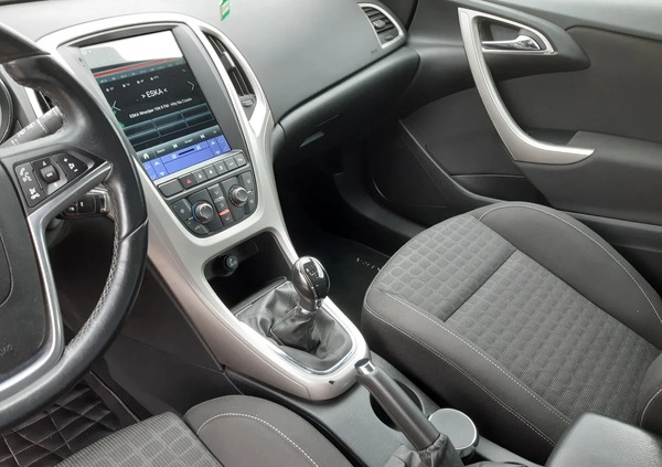 Opel Astra cena 29700 przebieg: 242000, rok produkcji 2013 z Paczków małe 326